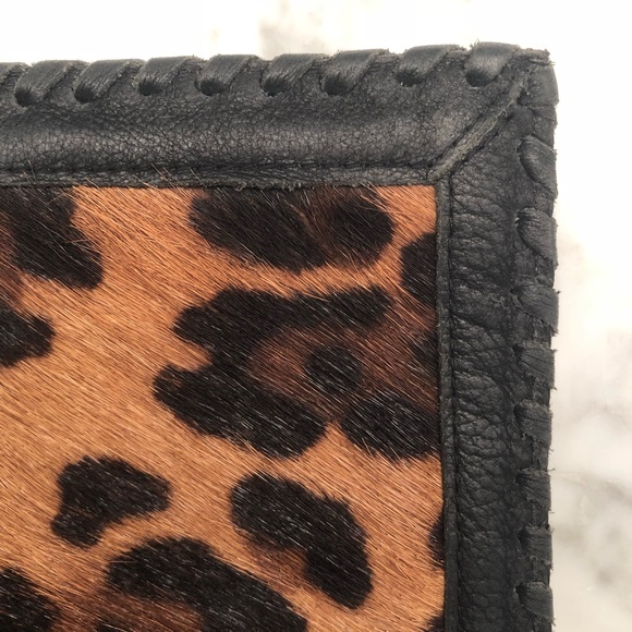 Cleobella | leopard clutch - Picture 4 of 8